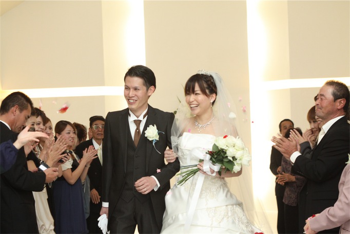 オリジナルの人前式やおもてなしにこだわり心温まる結婚式♥になりました