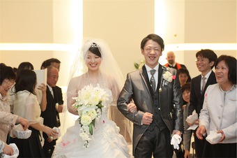 たくさんの笑顔に囲まれ心に残る結婚式に♡